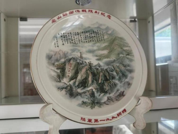 陸軍家中擺放的抗戰紀念品