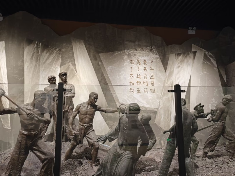 館內雕塑再現工人運動